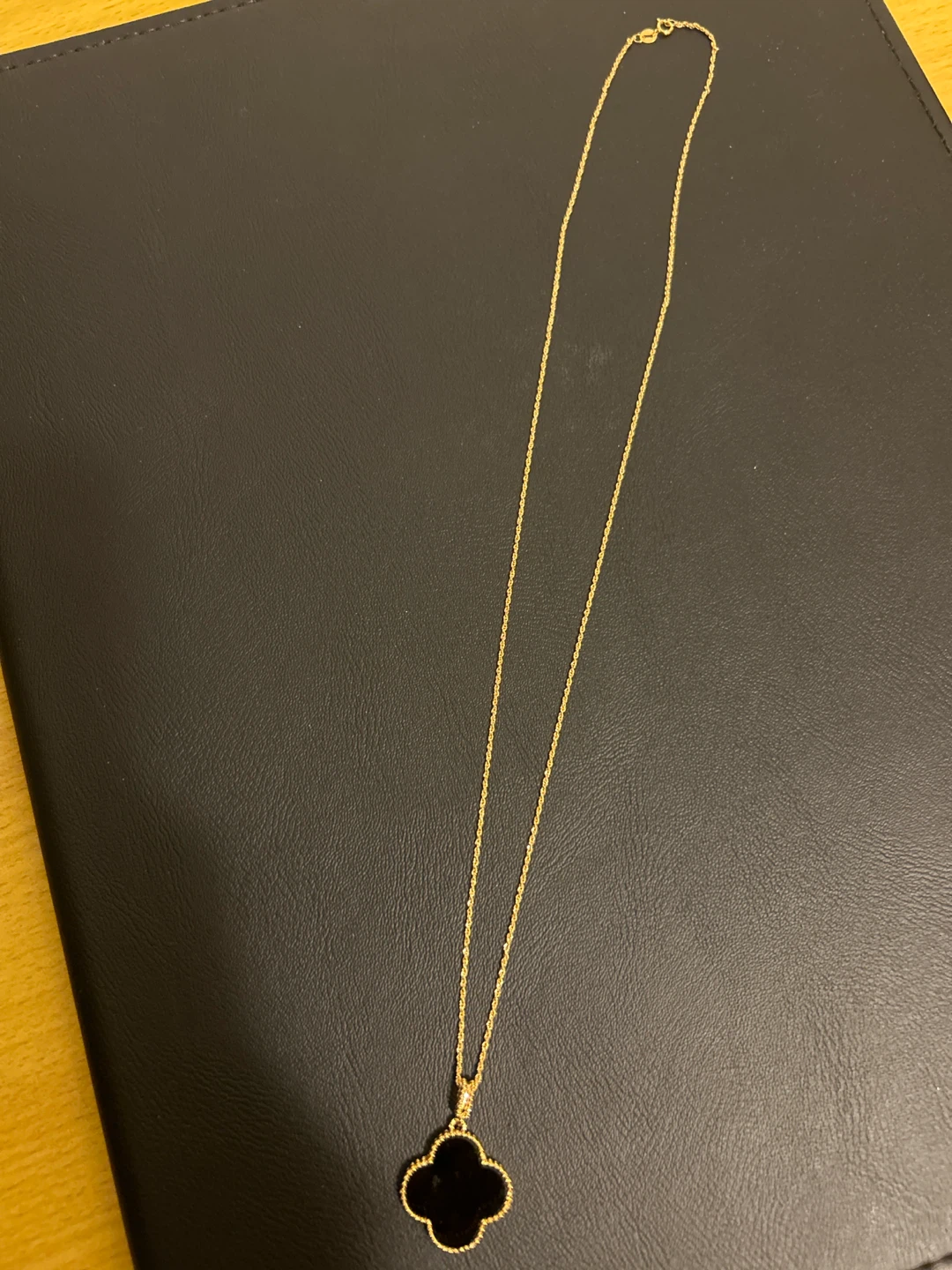 Authentic 18k Gold Clover Pendant Necklace - photo 2