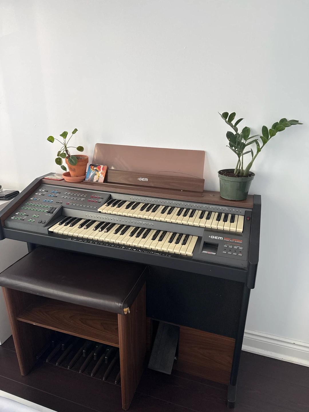 GEM MK-2-PCM Multi-keyboard Organ
