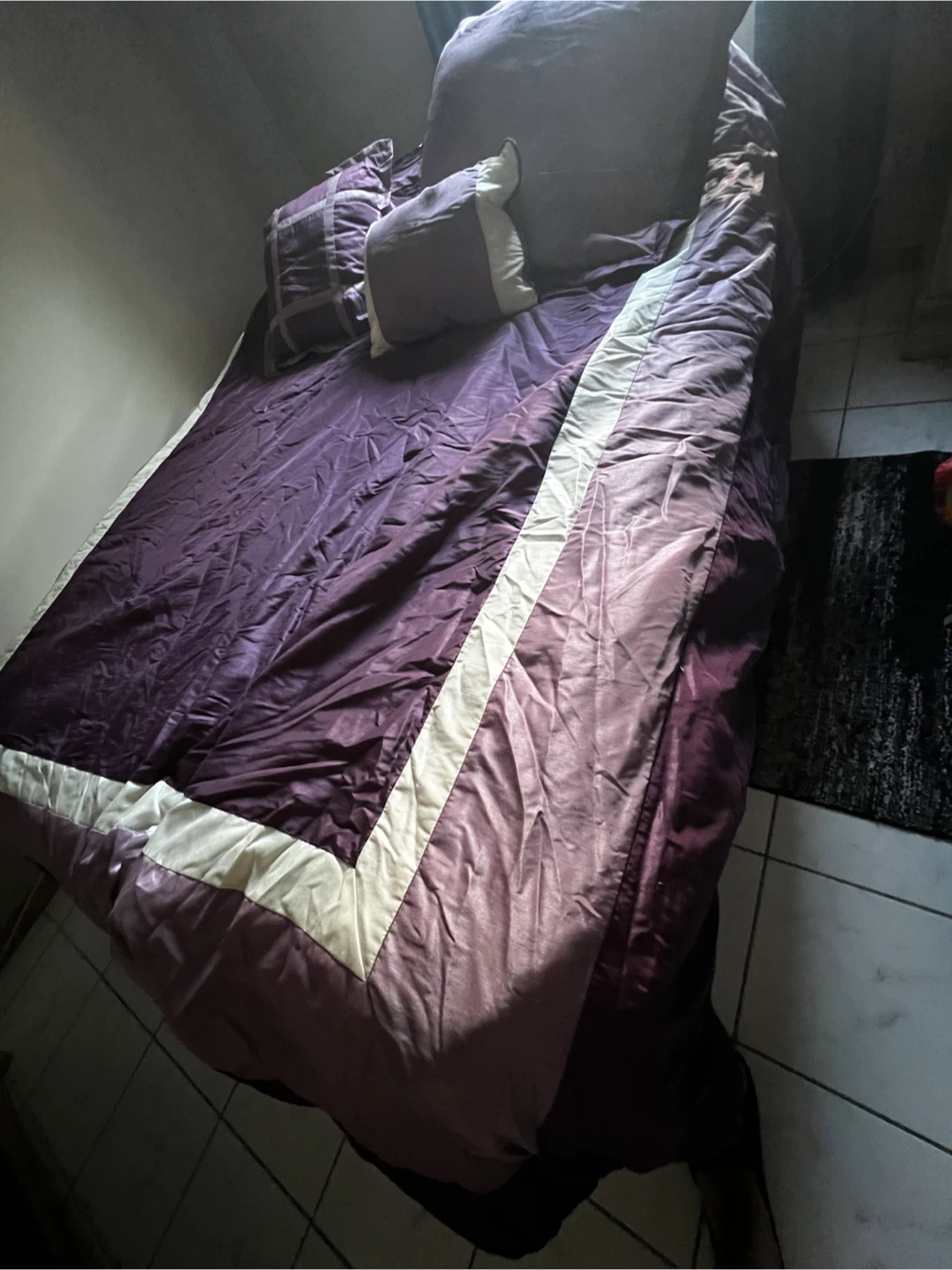 Purple Comforter Set with Decorative Pillows - photo 2