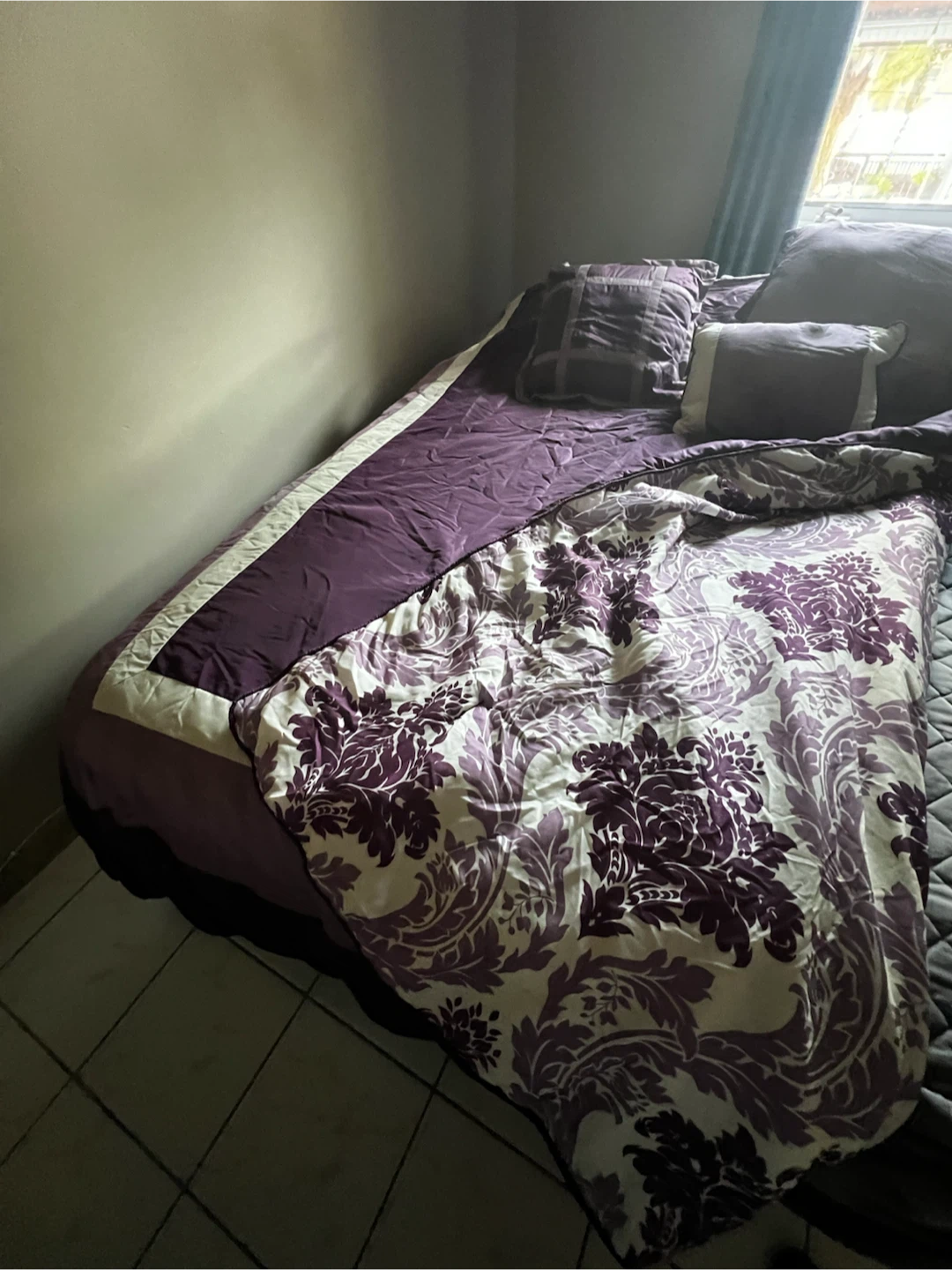 Purple Comforter Set with Decorative Pillows - photo 3