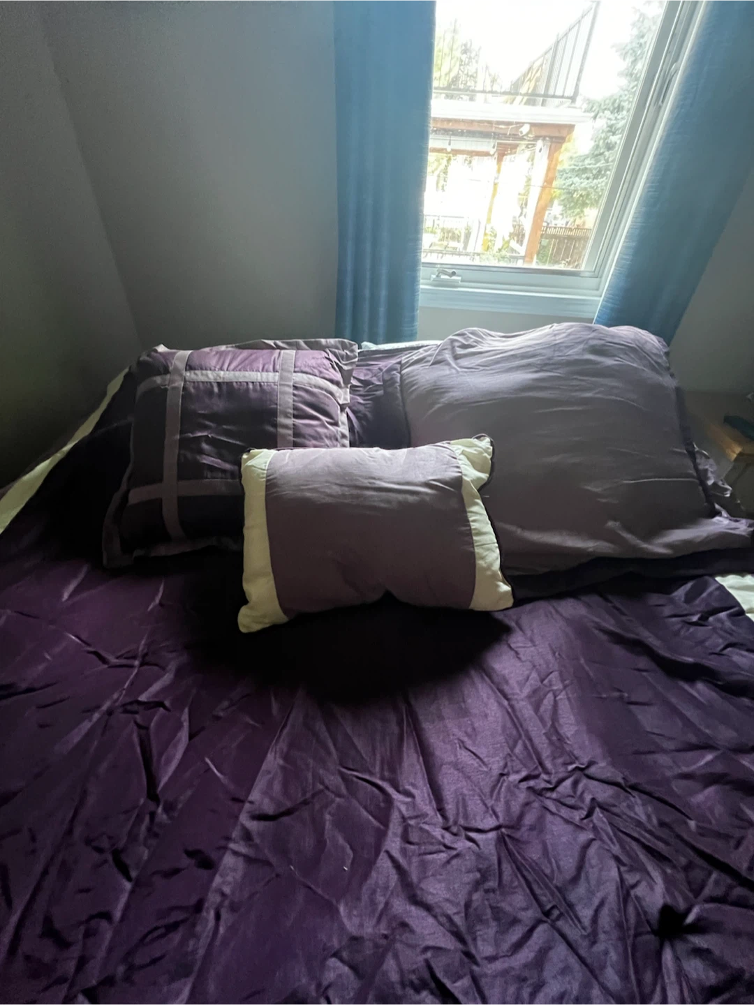 Purple Comforter Set with Decorative Pillows - photo 4