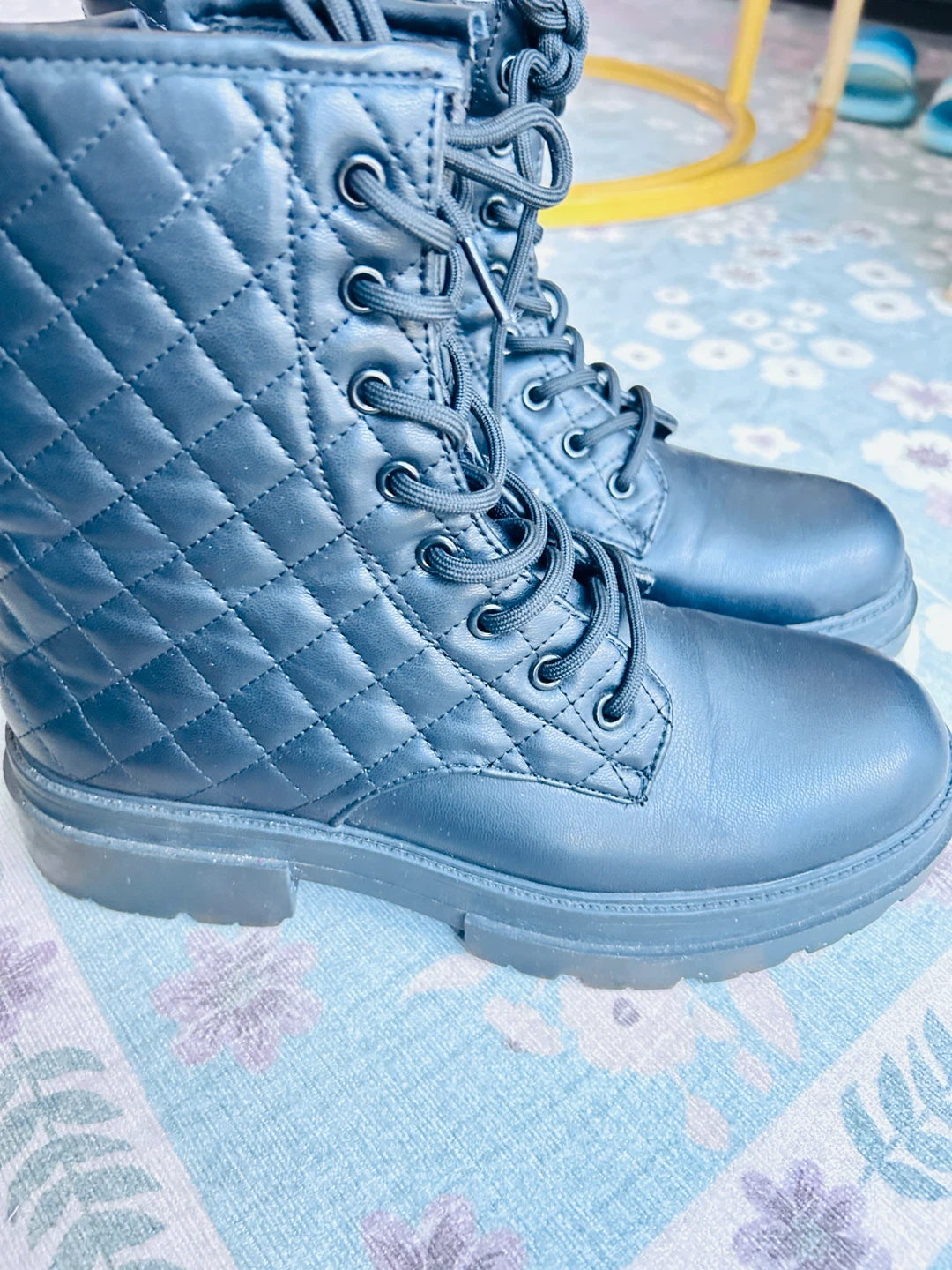 Black Quilted Lace-Up Combat Boots Size 9 - photo 3