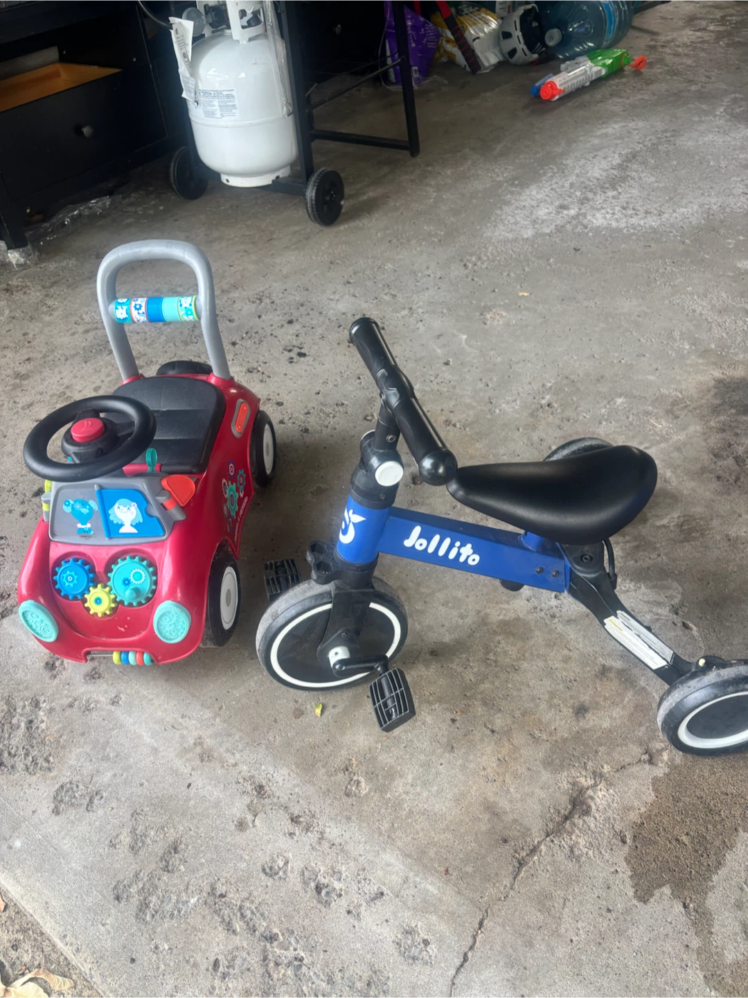 Jollito 2-in-1 Ride-On Toy and Tricycle