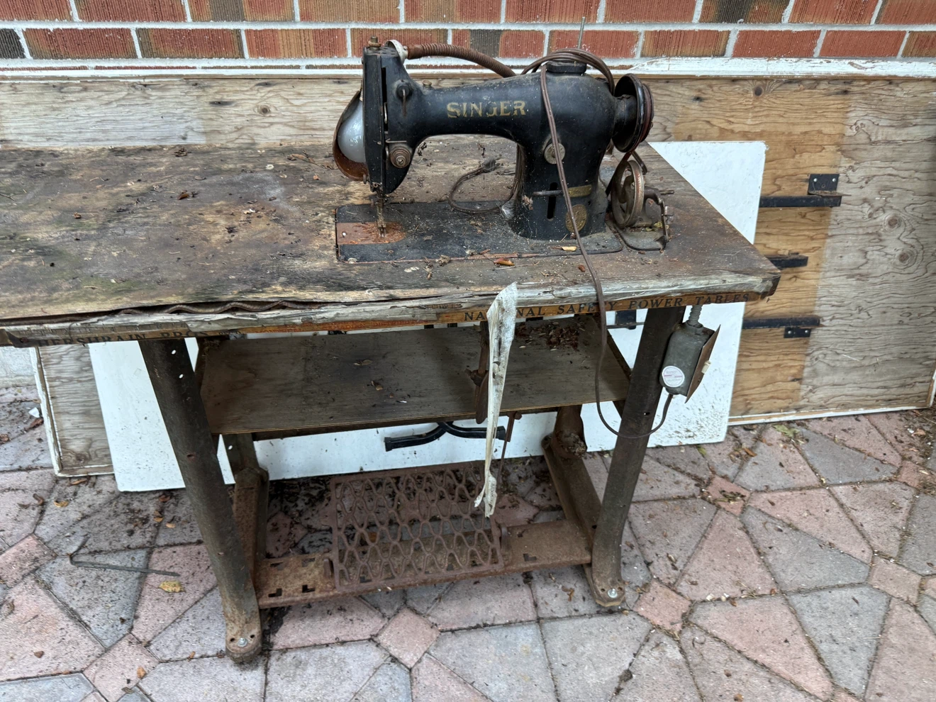 Vintage Singer Sewing Machine on Table