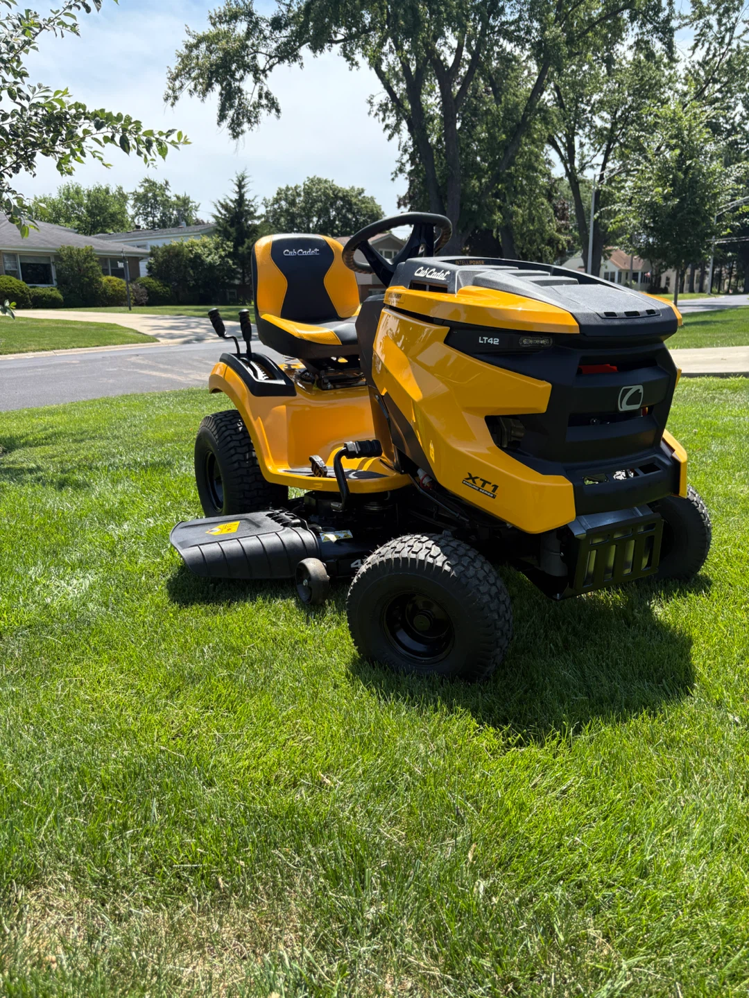 Cub Cadet XT1 LT42 Riding Mower - photo 3