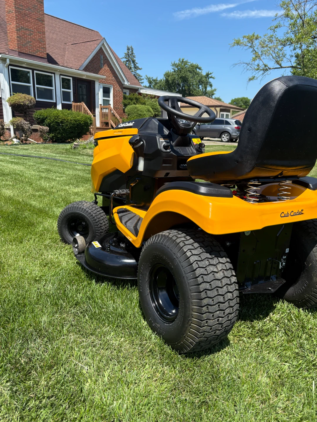 Cub Cadet XT1 LT42 Riding Mower - photo 5