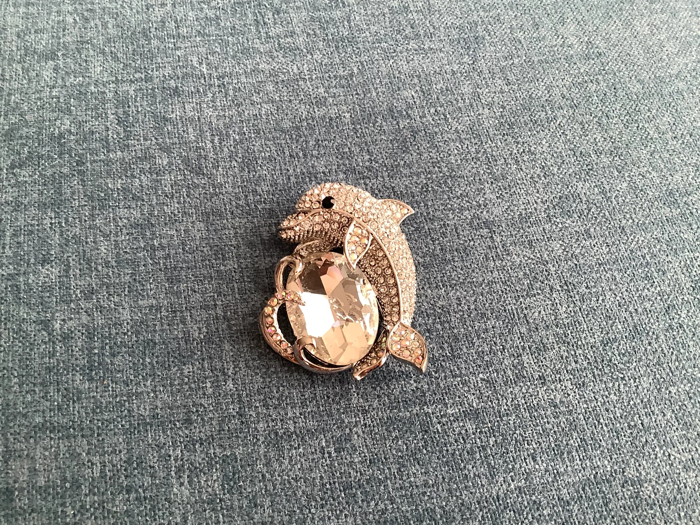 Large Dolphin Shaped Brooch with Rhinestones 🐞 - photo 2