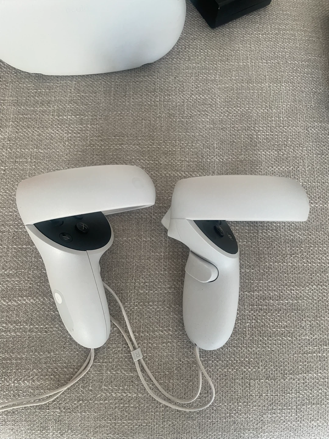 Meta Quest 2 VR Headset with Controllers - photo 3