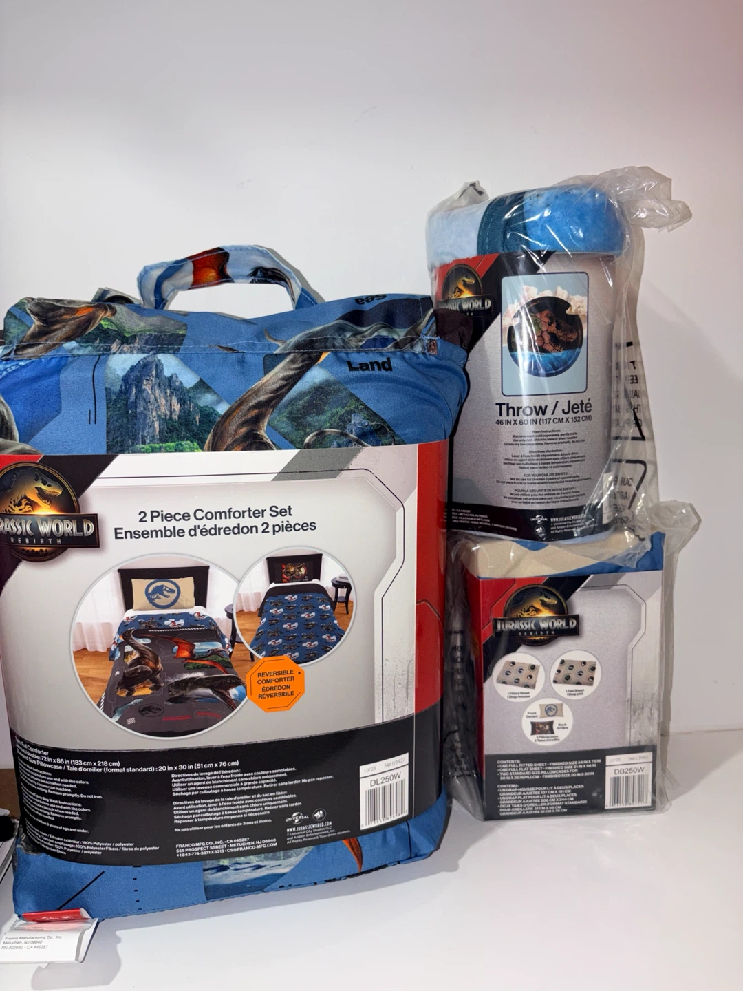 Jurassic World 2 Piece Comforter Set & Throw & full bed sheet