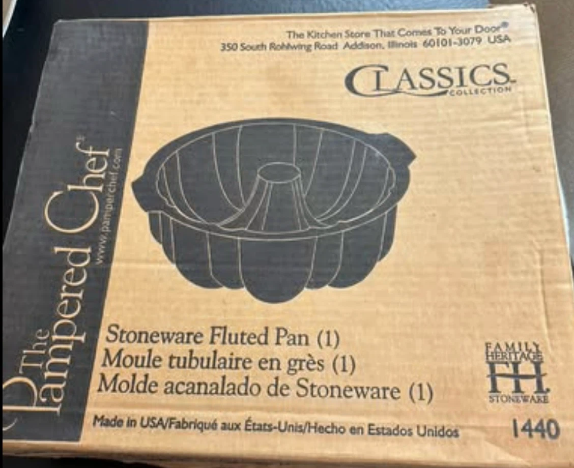 Pampered Chef Family Heritage Stoneware Fluted Pan - photo 2