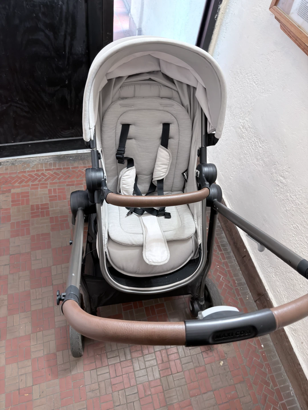 Maxi-Cosi Infant Car Seat with Base - photo 2