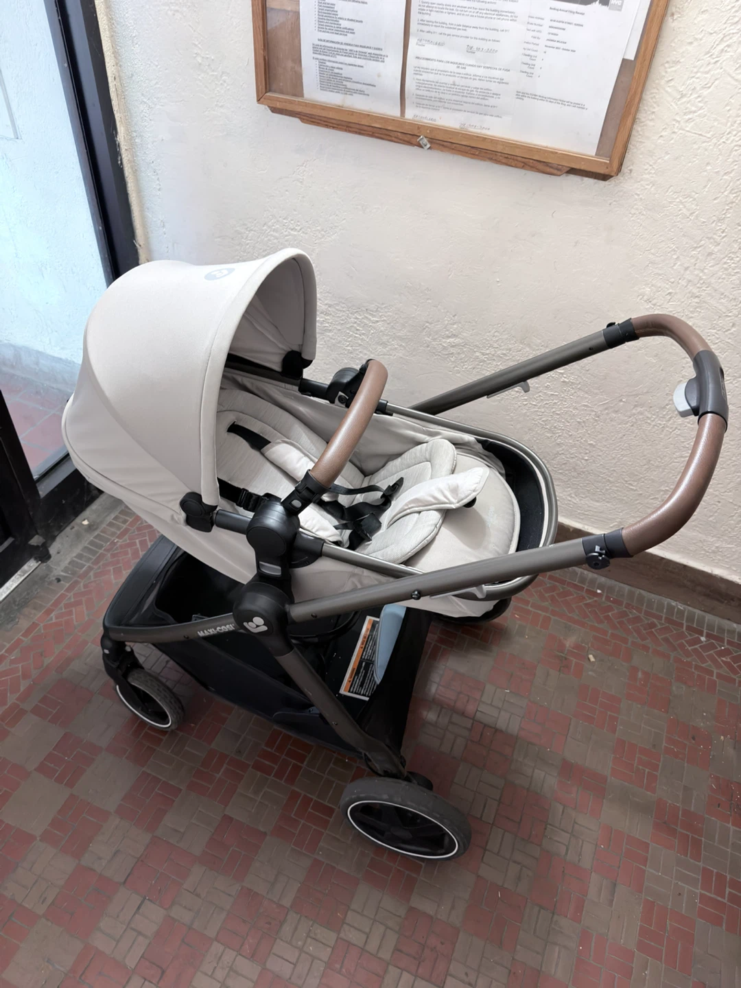 Maxi-Cosi Infant Car Seat with Base - photo 3