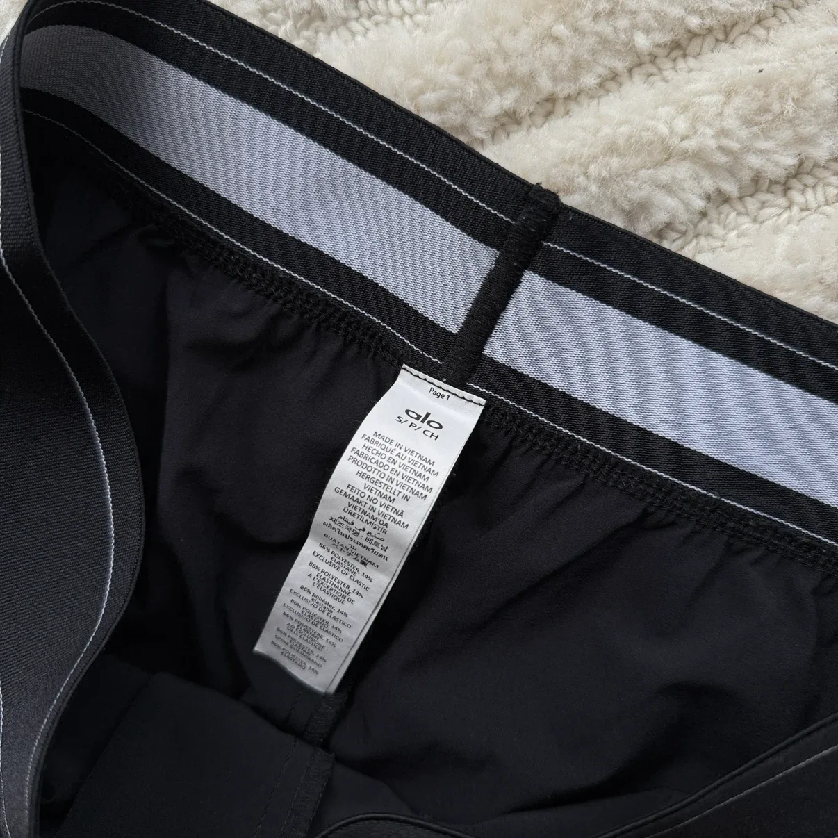 ALO Yoga Black Pants Size Small - photo 4