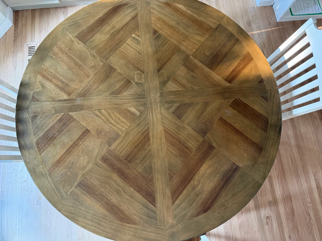 Round Dining Table + 4 Chairs - photo 2