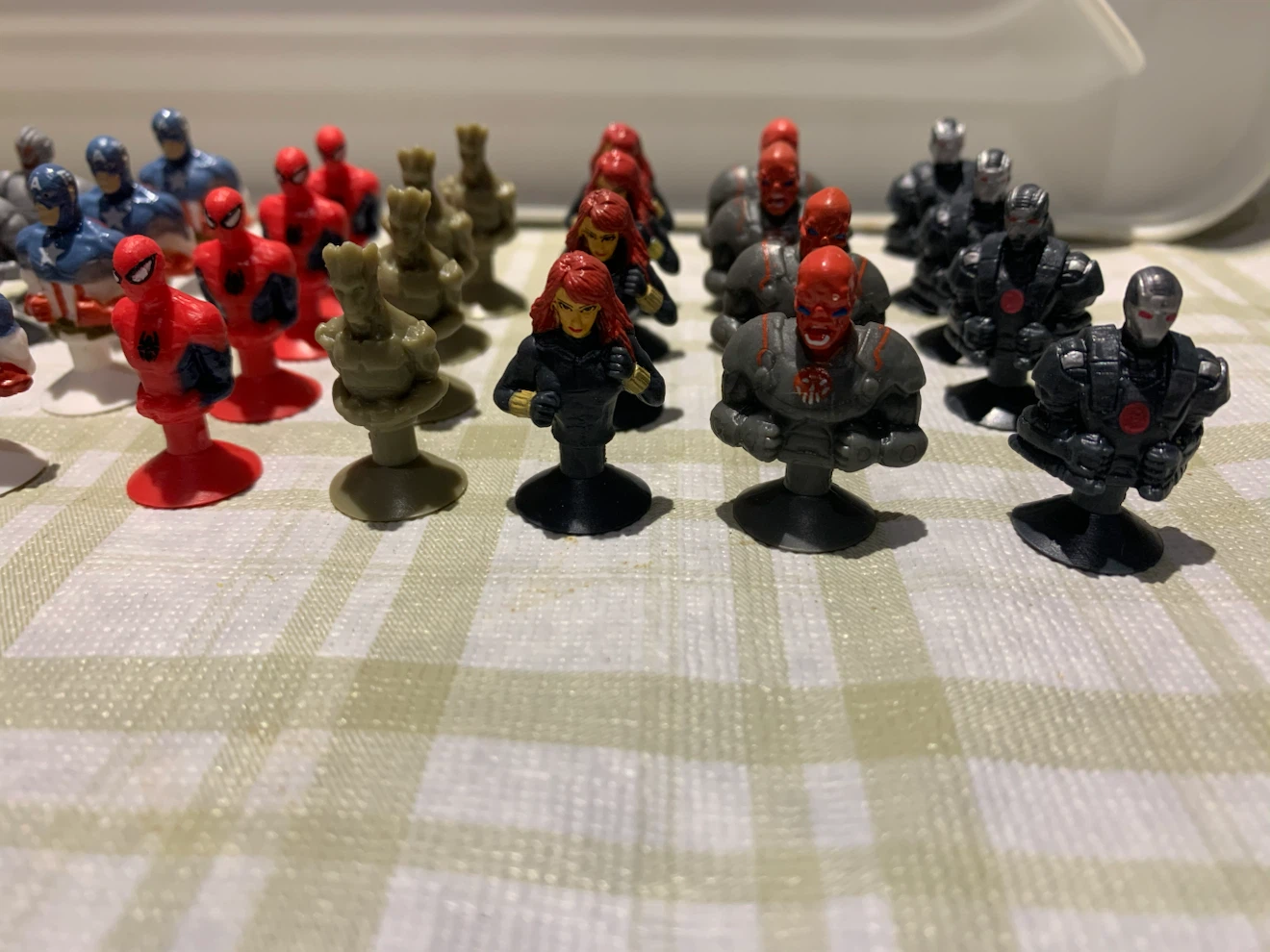 mini marvel mania figures