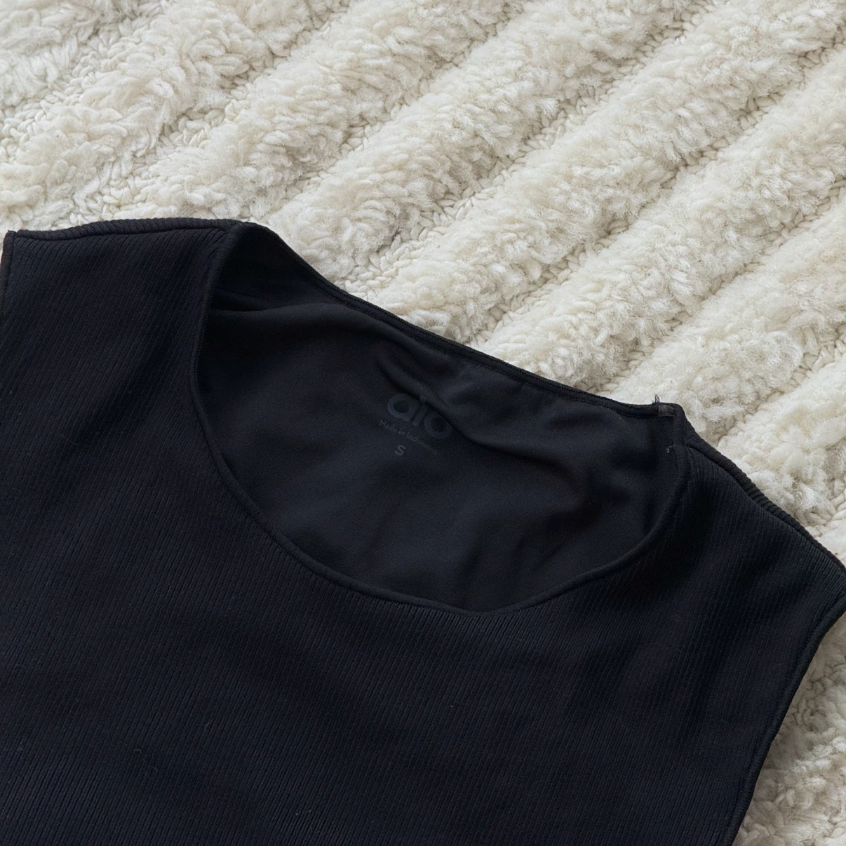 Alo Yoga Black Ribbed Tank Top - photo 4