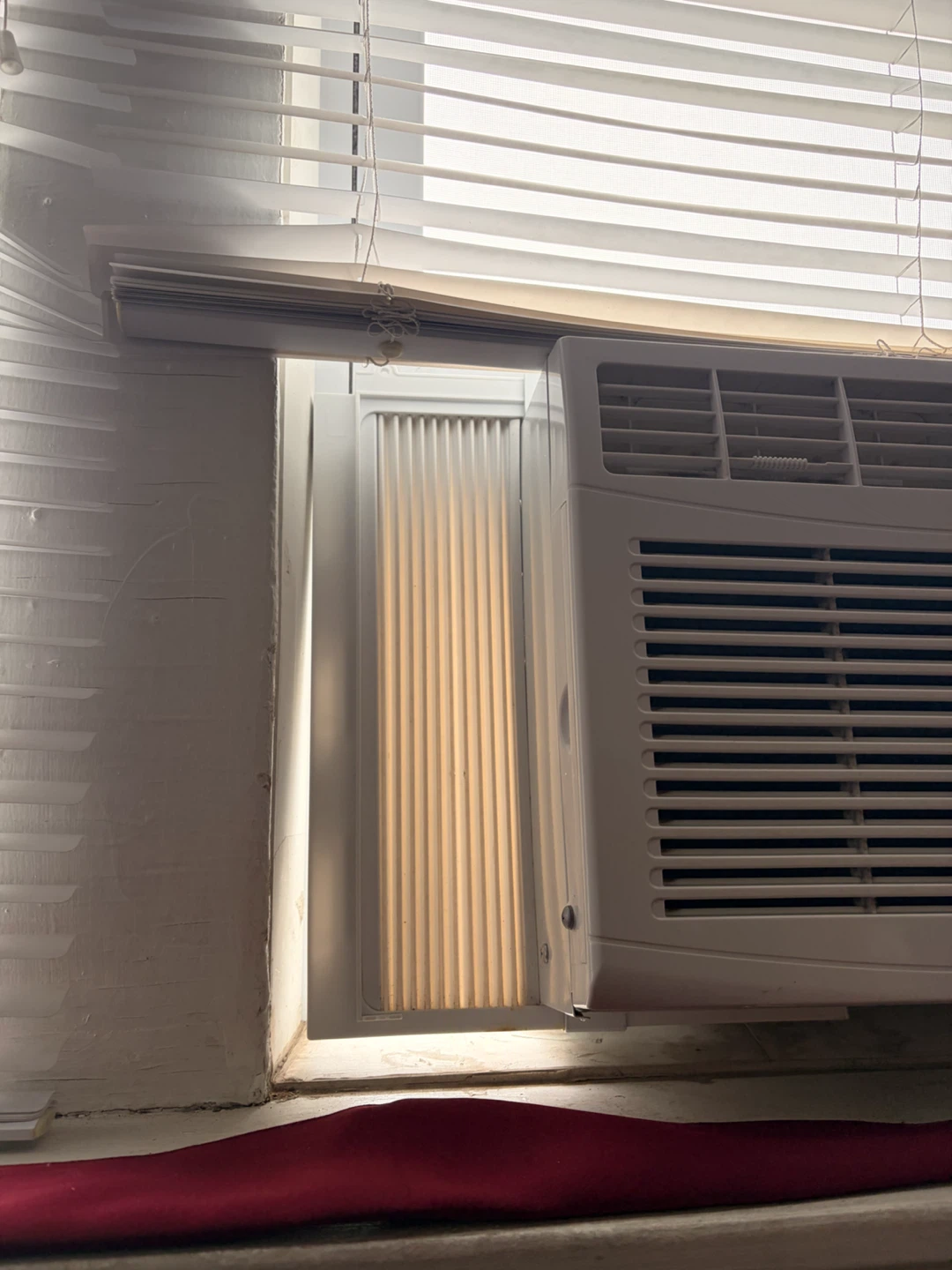 GE 5,000 BTU window air conditioner - photo 2