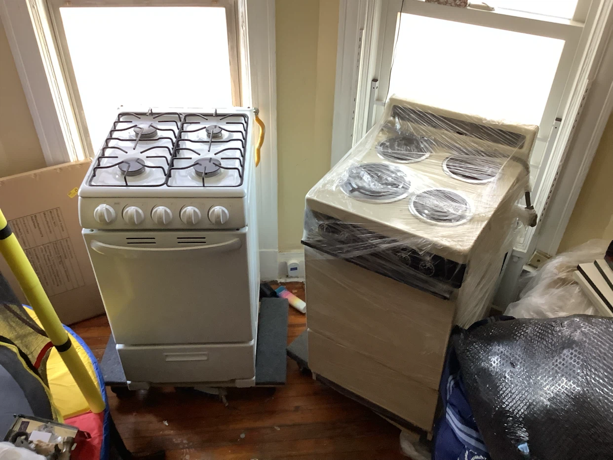 White Gas Range Stove and electric stove - photo 2