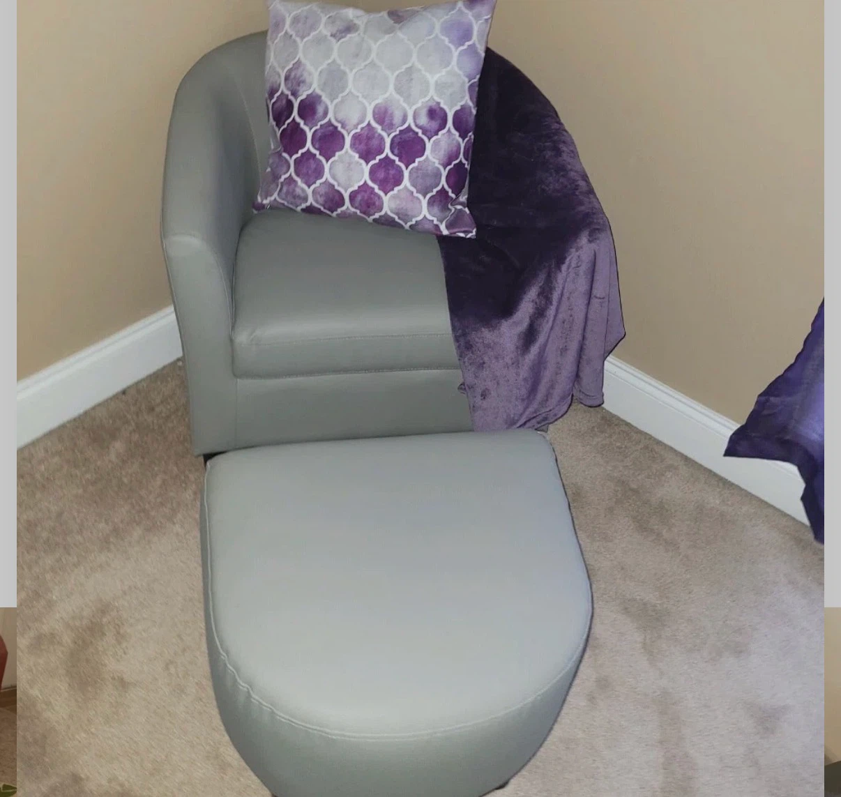 Aldayshein Upholstered Armchair with Ottoman