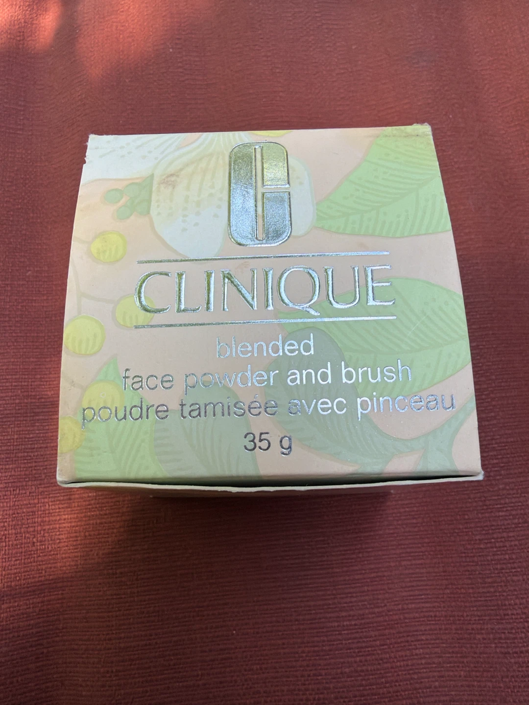 * Clinique Blended Face Powder and Brush 35g