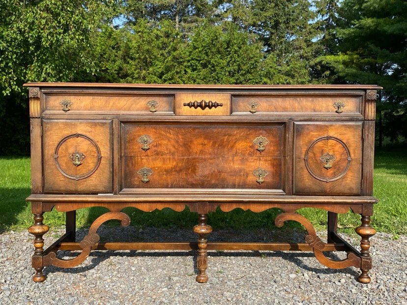 Antique Anthes Baetz Walnut Buffet / Sideboard (CAN DELIVER)