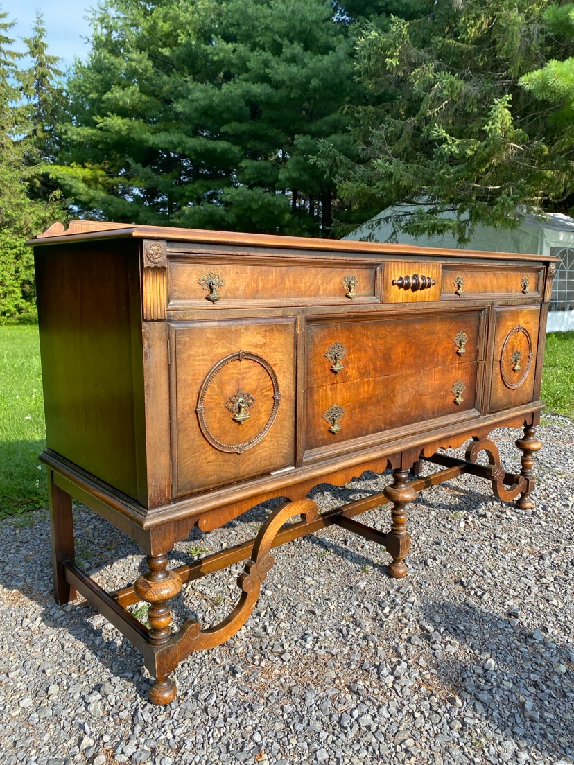 Antique Anthes Baetz Walnut Buffet / Sideboard (CAN DELIVER) - photo 3
