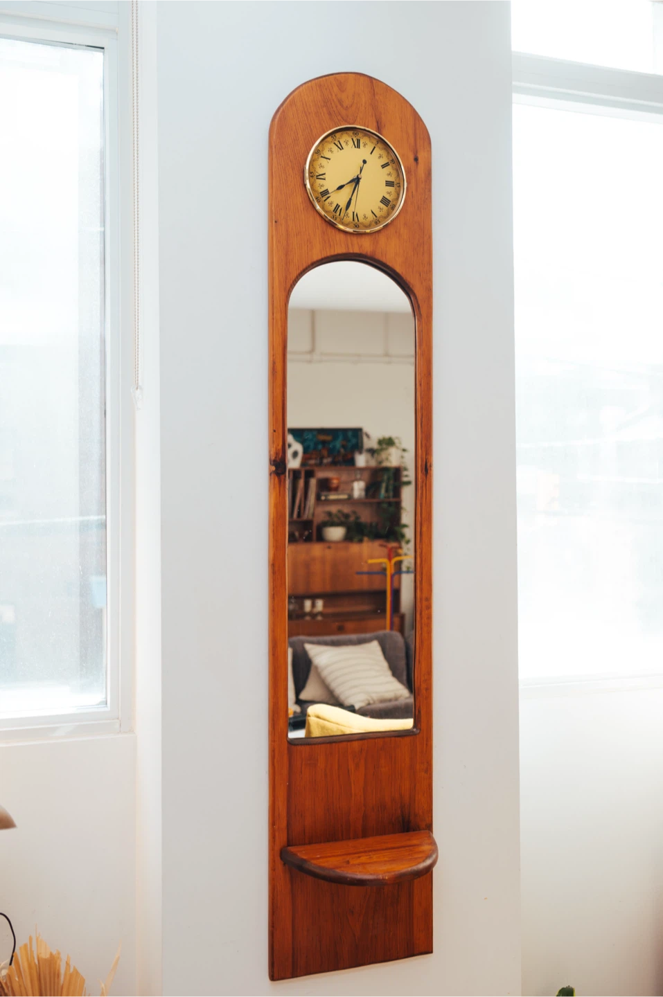 Mid-Century Entryway Mirror with Clock & Display Shelf - photo 3
