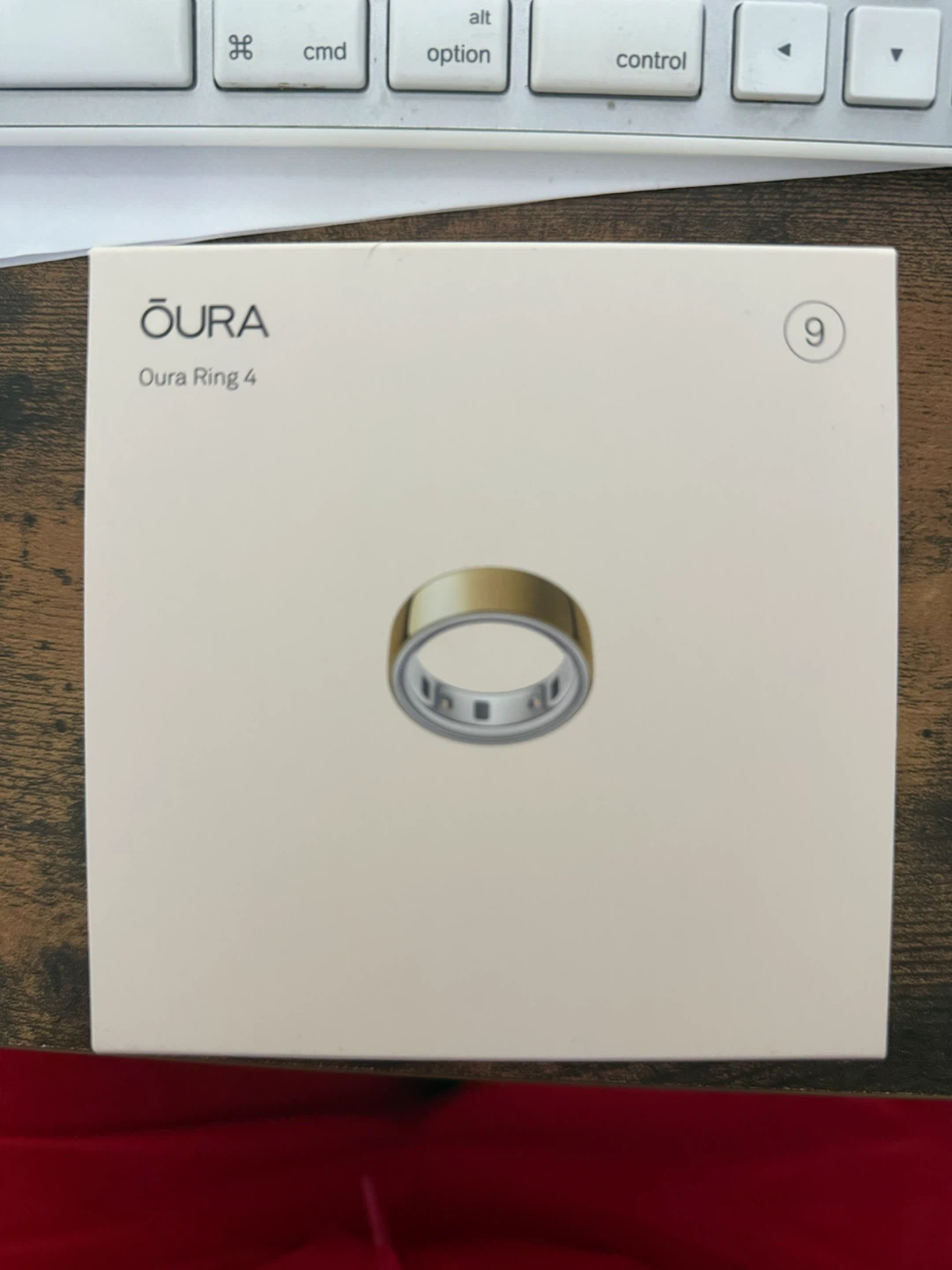 Oura Ring 4 Gold - brand new, sealed
