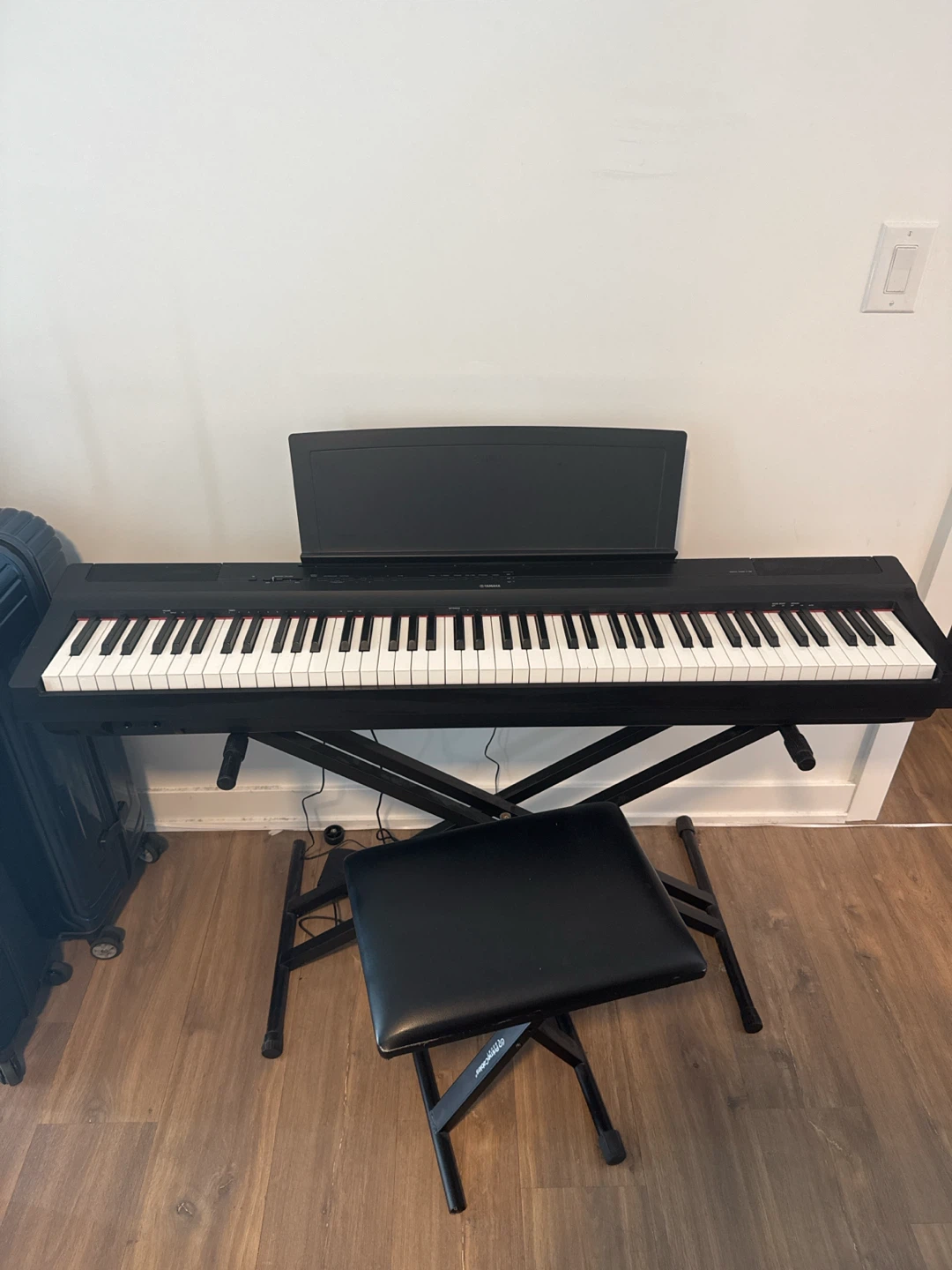 Yamaha P-125 Digital Piano with Bench and Stand