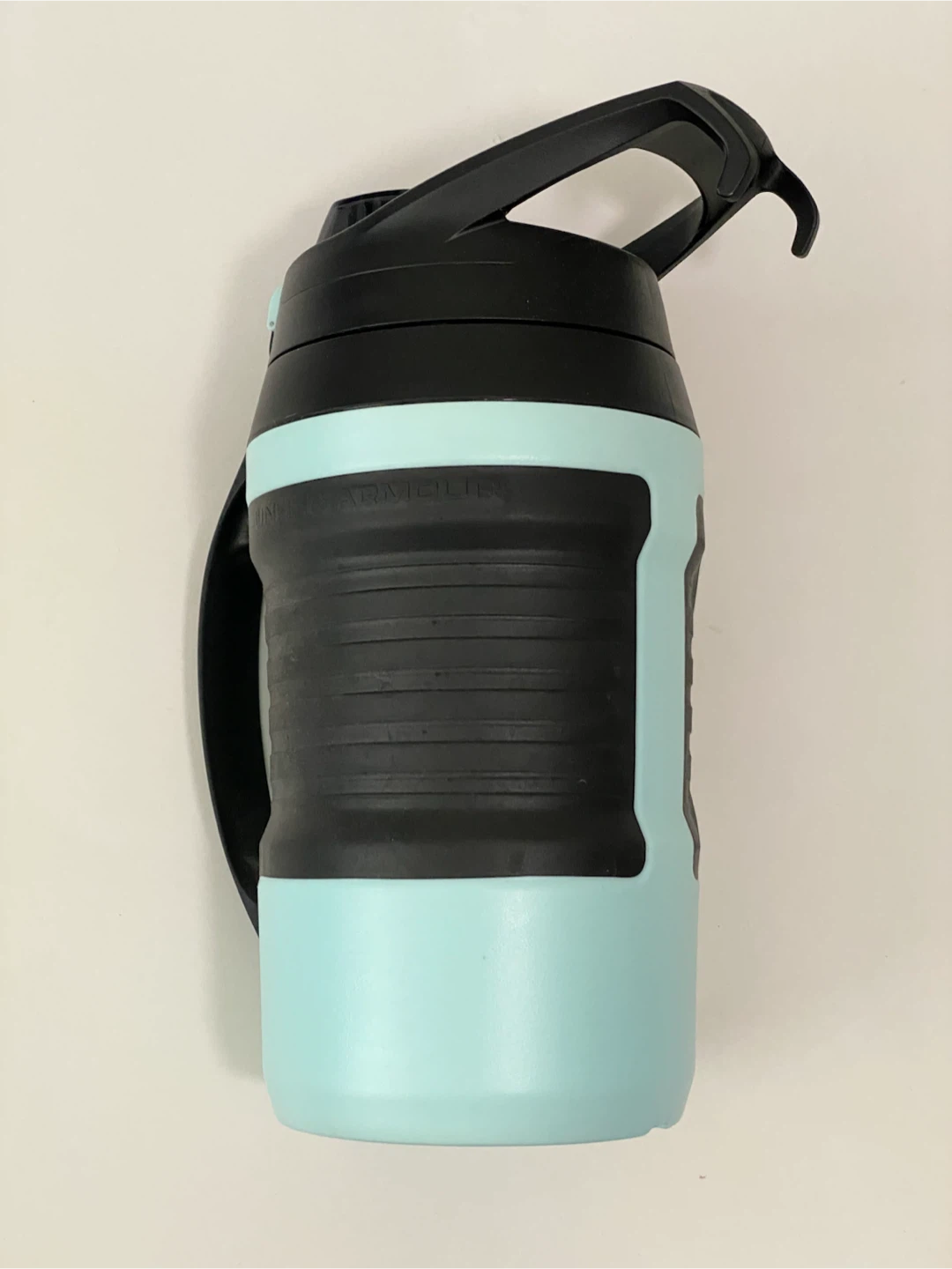 Under Armour Water Bottle 64oz