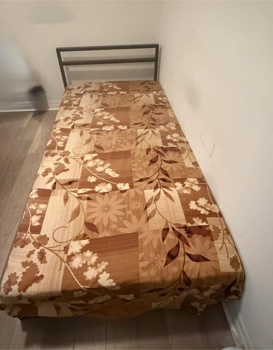 Metal Bed Frame with Slats