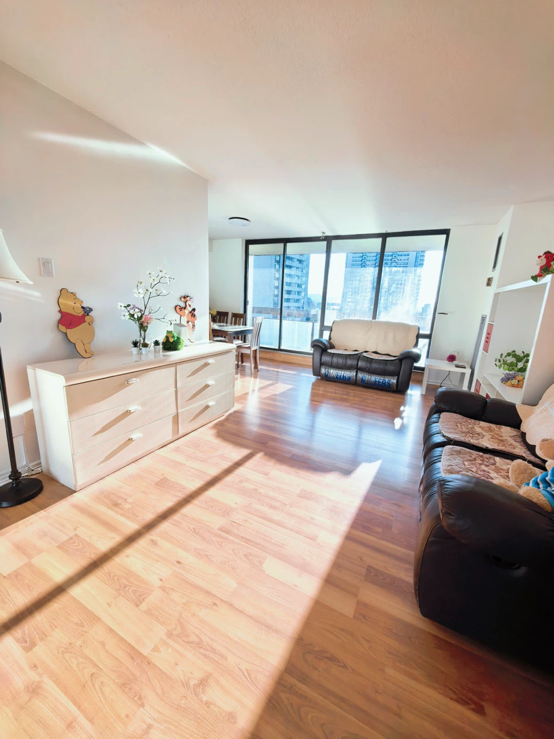 finch/don mills 2B1B condo $556,000