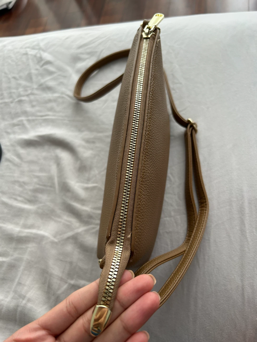 Minimalist Tan Brown Sheep Leather Crossbody Bag - photo 3