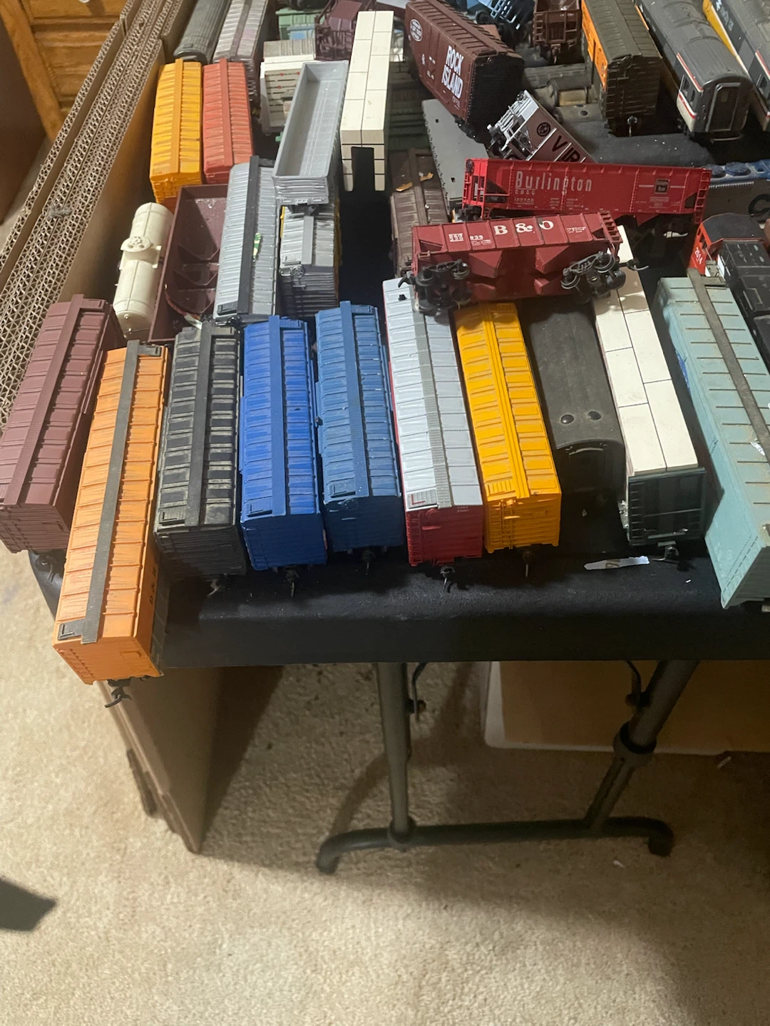 Assorted Model Train Cars - photo 2