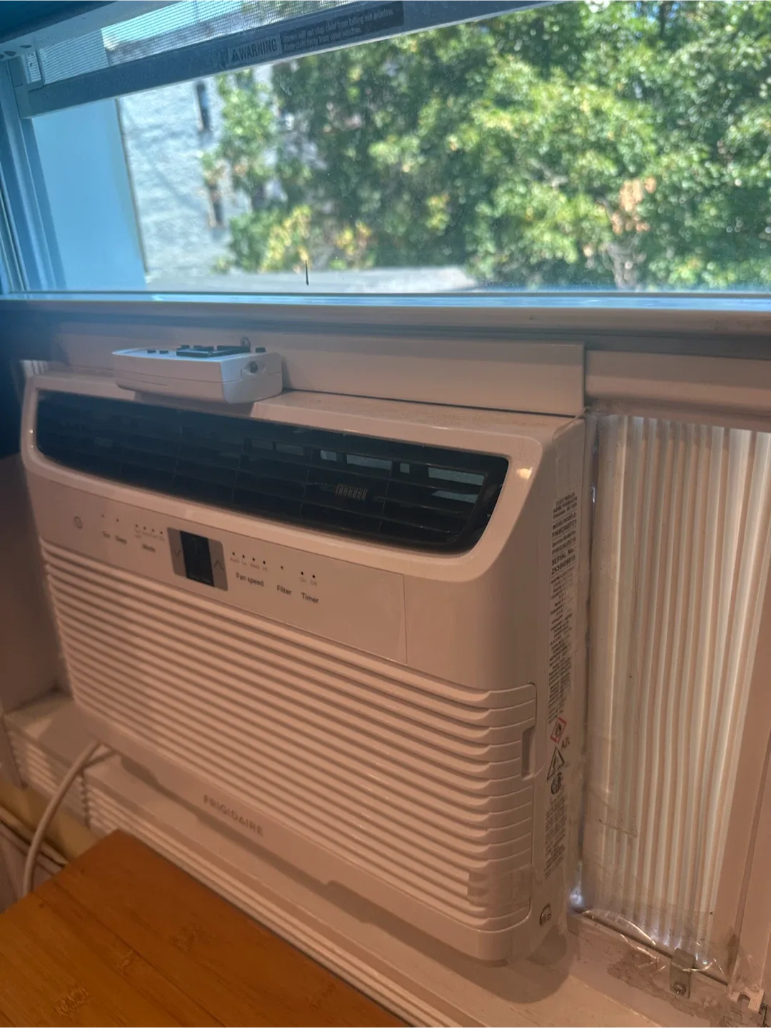 Frigidaire 6,000 BTU Window AC - photo 3