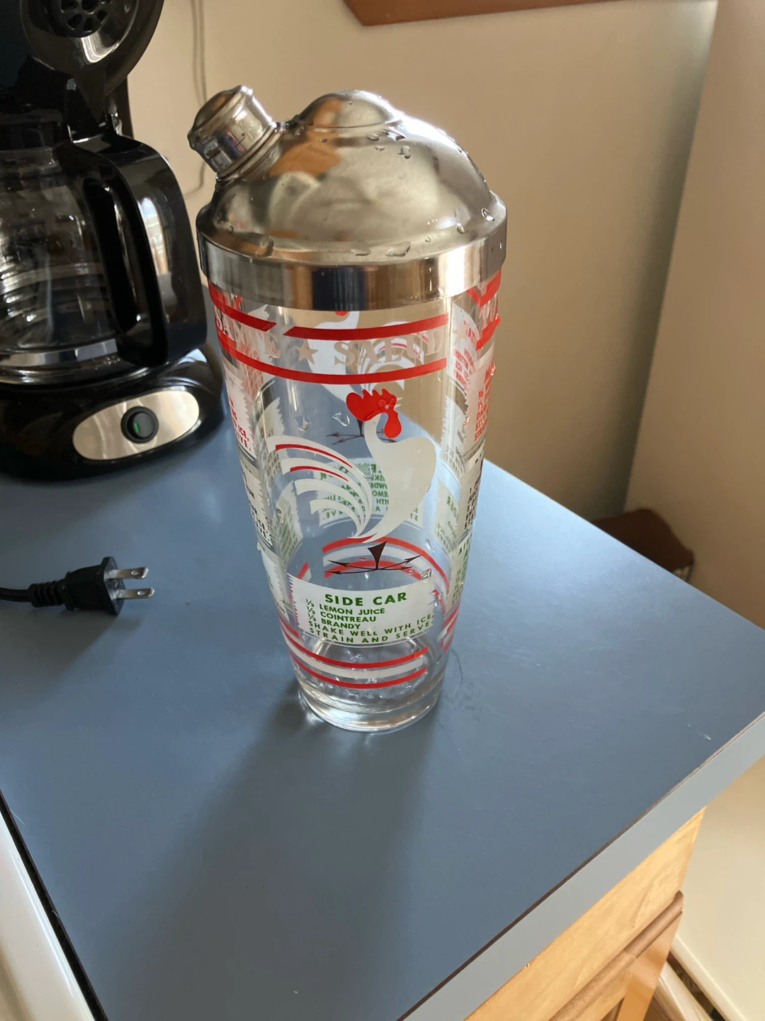 Vintage Cocktail Shaker with Drink Recipes - photo 3