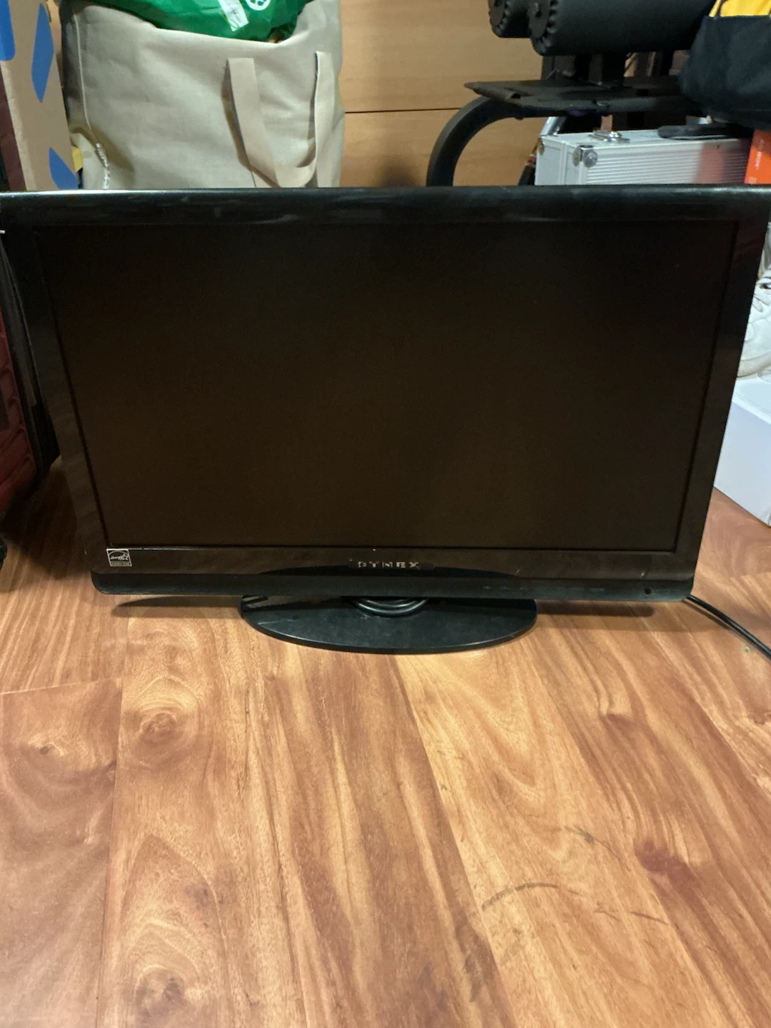 Dynex 32-inch HD TV(NEED GONE)