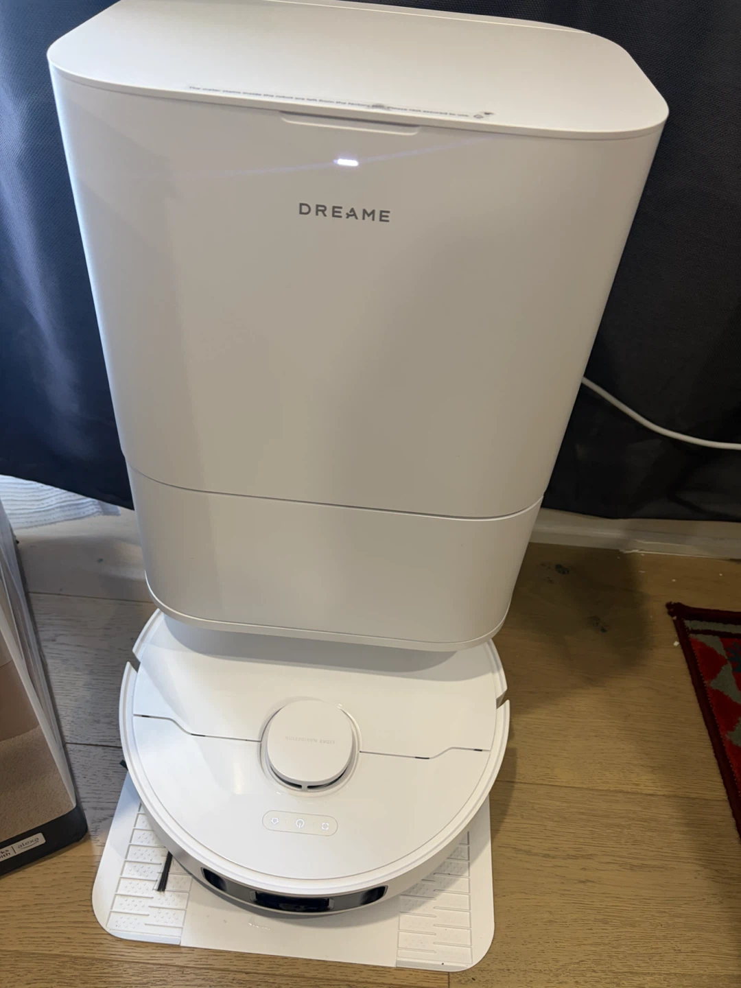 Dreame E30 Ultra Robot Vacuum & Mop – Self-Cleaning Station - photo 4