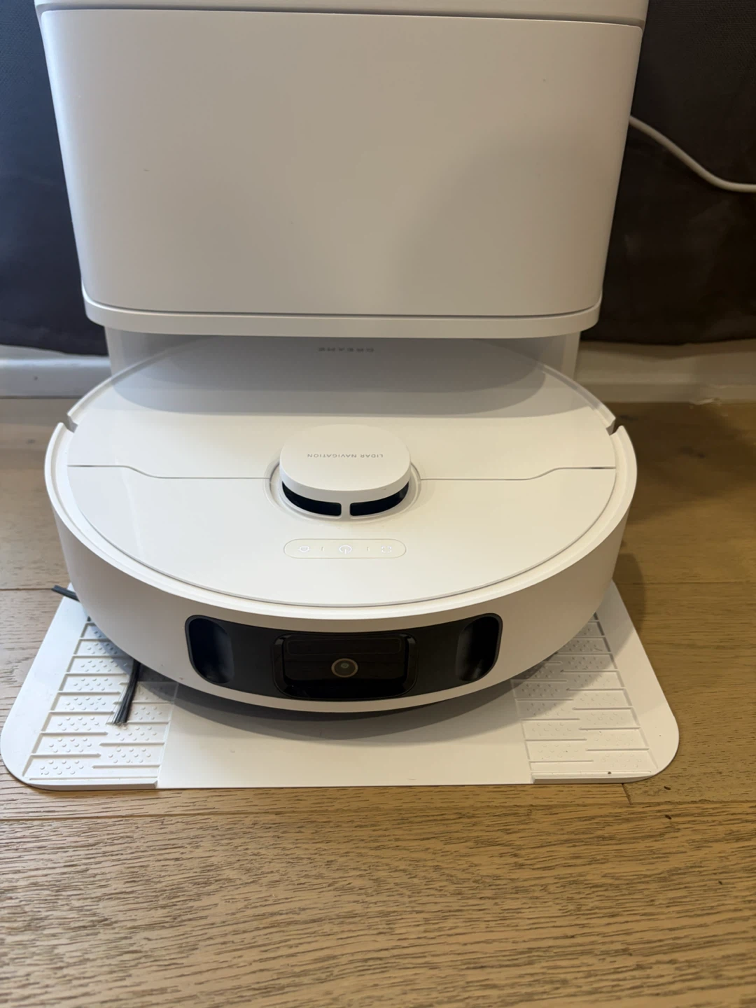 Dreame E30 Ultra Robot Vacuum & Mop – Self-Cleaning Station - photo 5