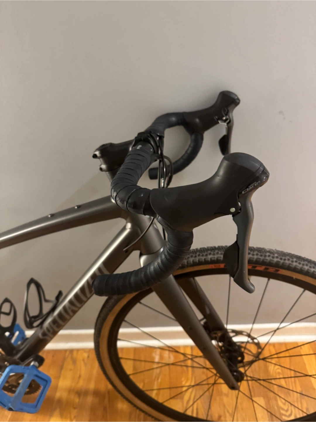 Specialized diverge Gravel road Bike - photo 2