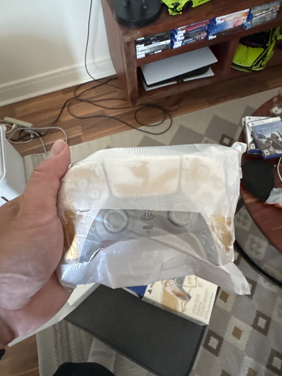 Gold Ghost of Yotei Dualsense controller - photo 2