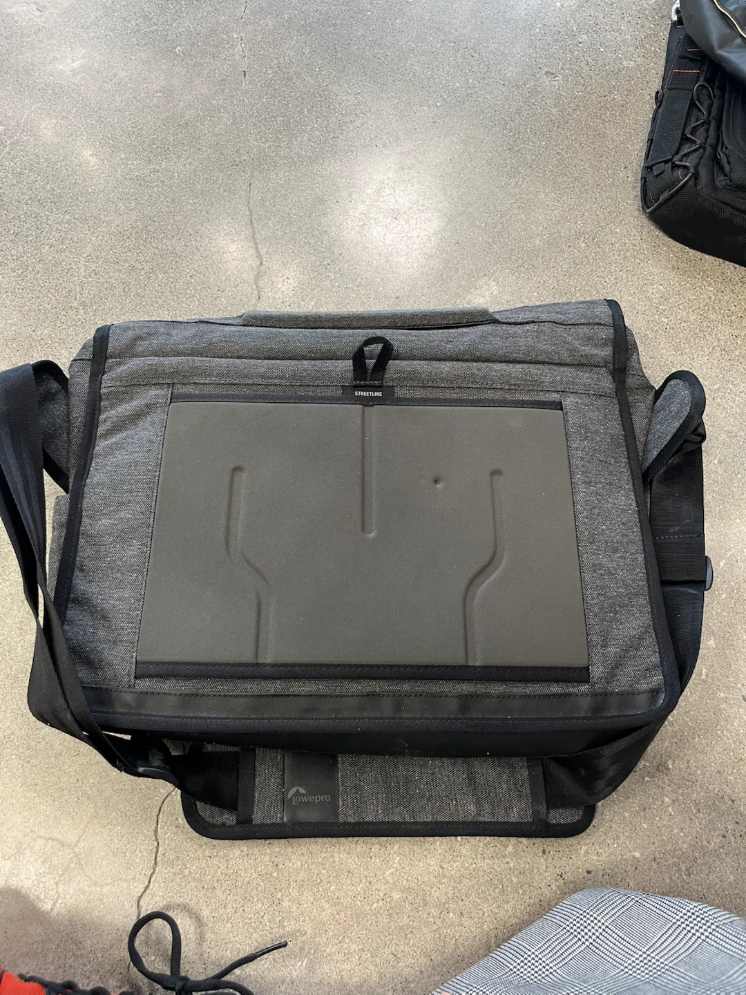Lowepro — Streetline Messenger Bag - photo 5