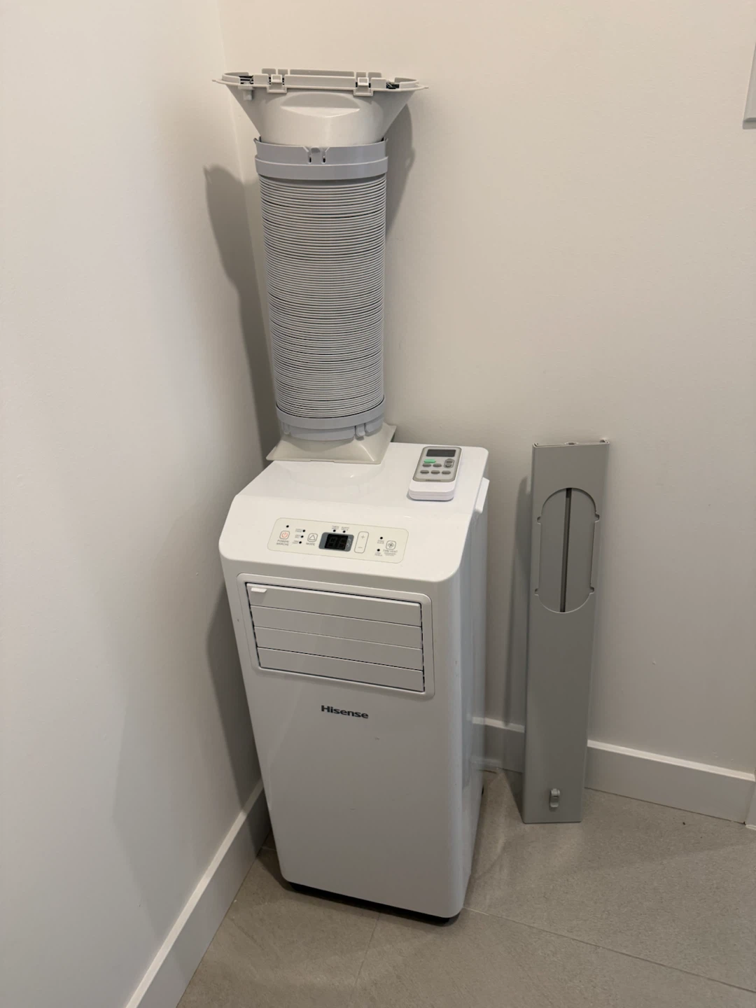Hisense Portable Air Conditioner 6000btu - Barely Used