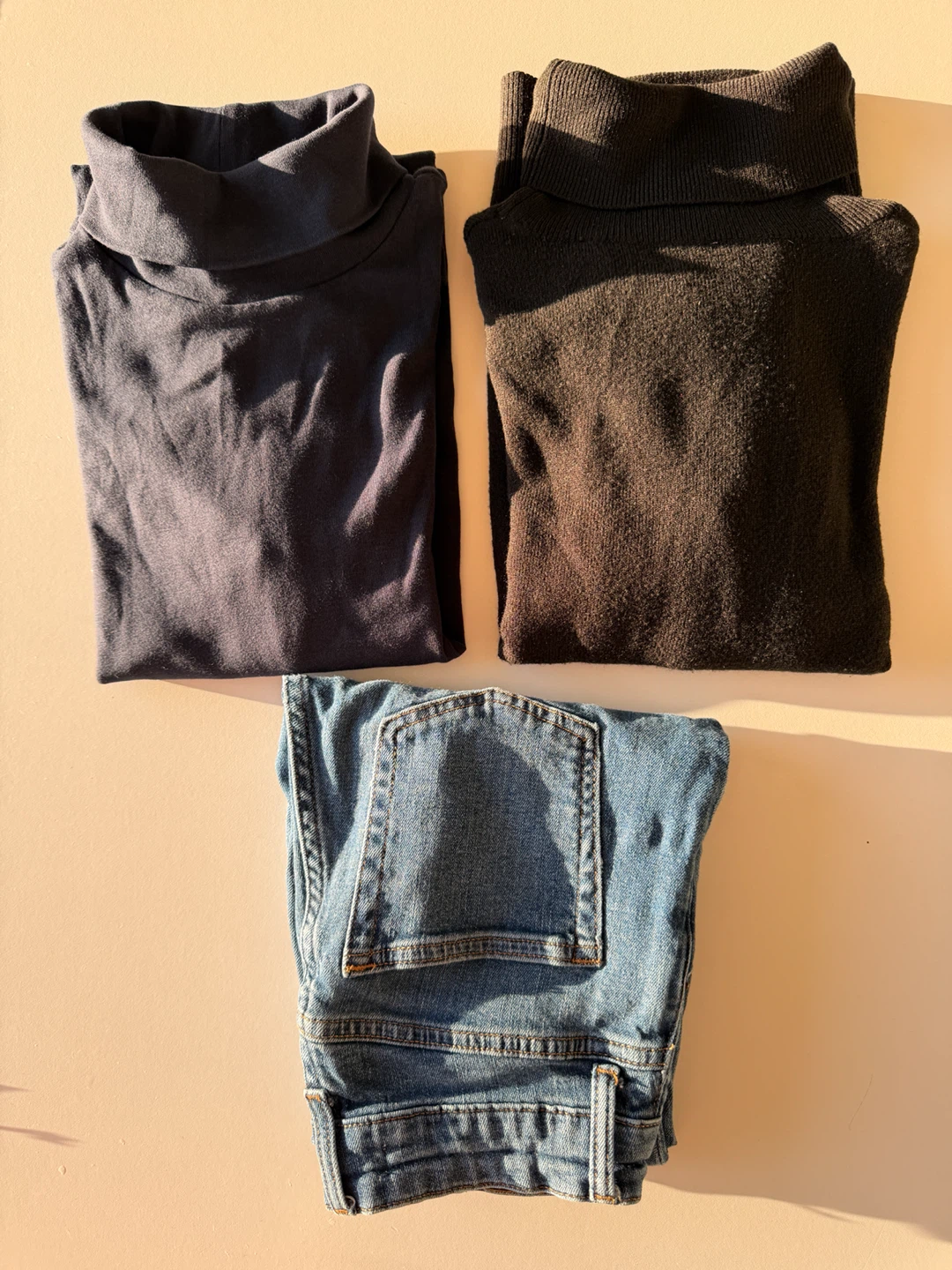 Bundle: 2 Turtlenecks & Denim Jeans