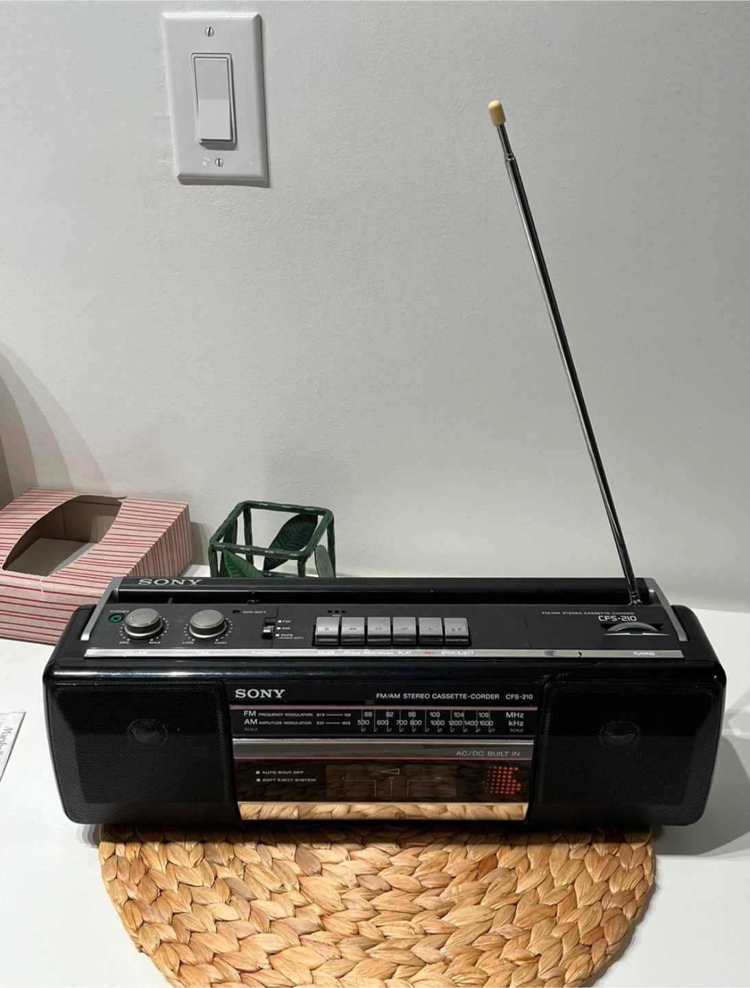Vintage Sony Radio with Casette Player - photo 2