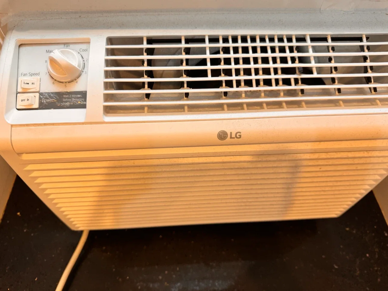 LG Window Air Conditioner - photo 4