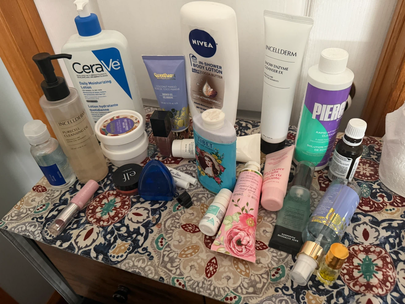 Assorted Skincare and Beauty Lot