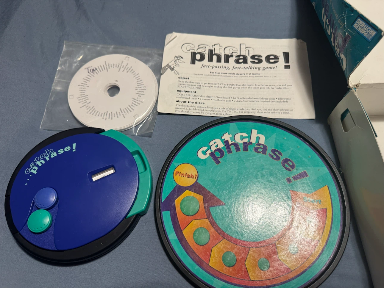 Catch Phrase! Fast-Passing, Fast-Talking Game - photo 2