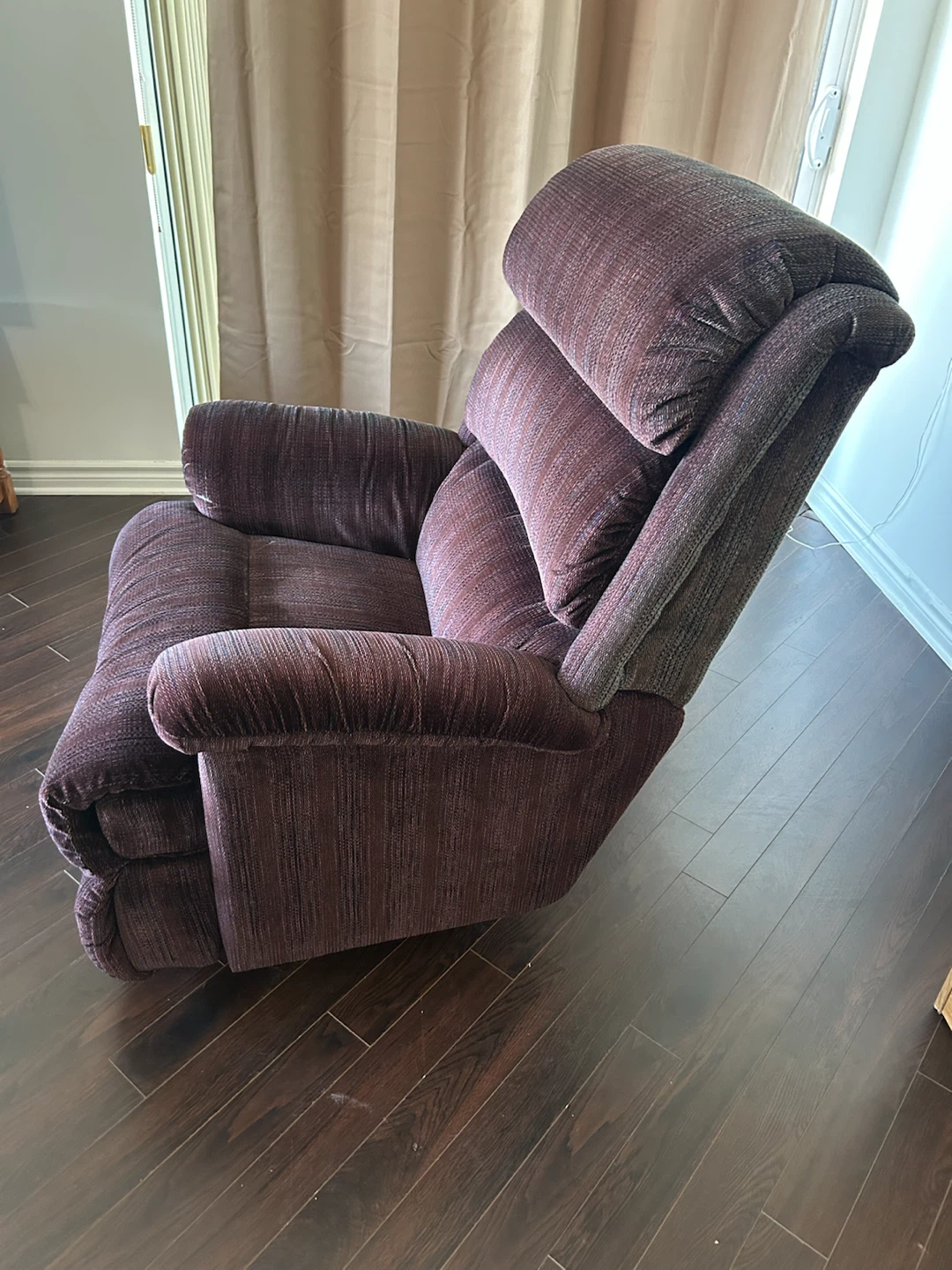 Swivel Recliner Chair - photo 3