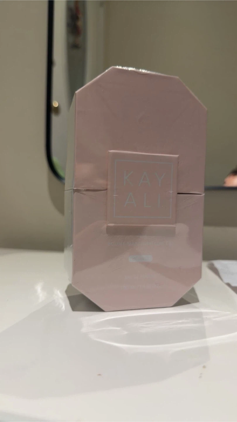 Kayali marshmallow Negotiable